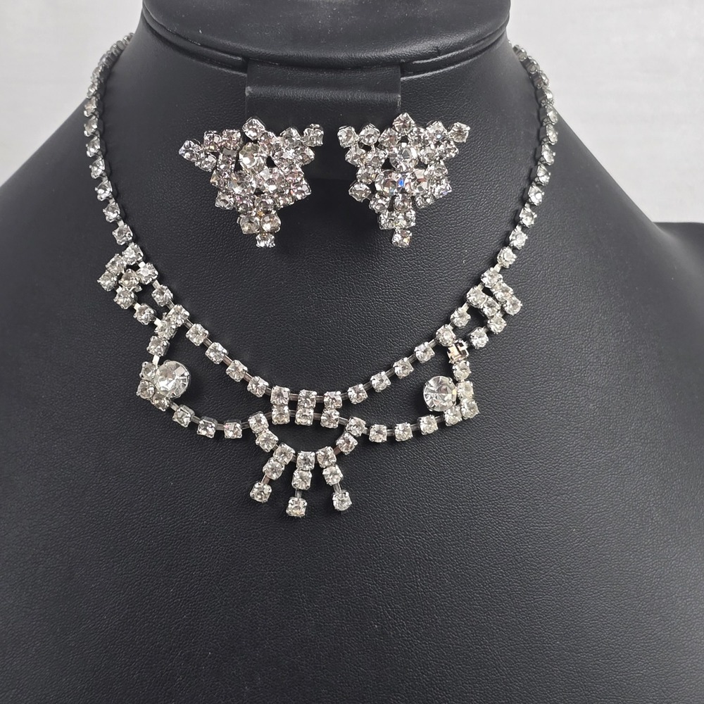 Vintage Art Deco Style Clear Crystal Rhinestone Bib Necklace & Clip On Earrings